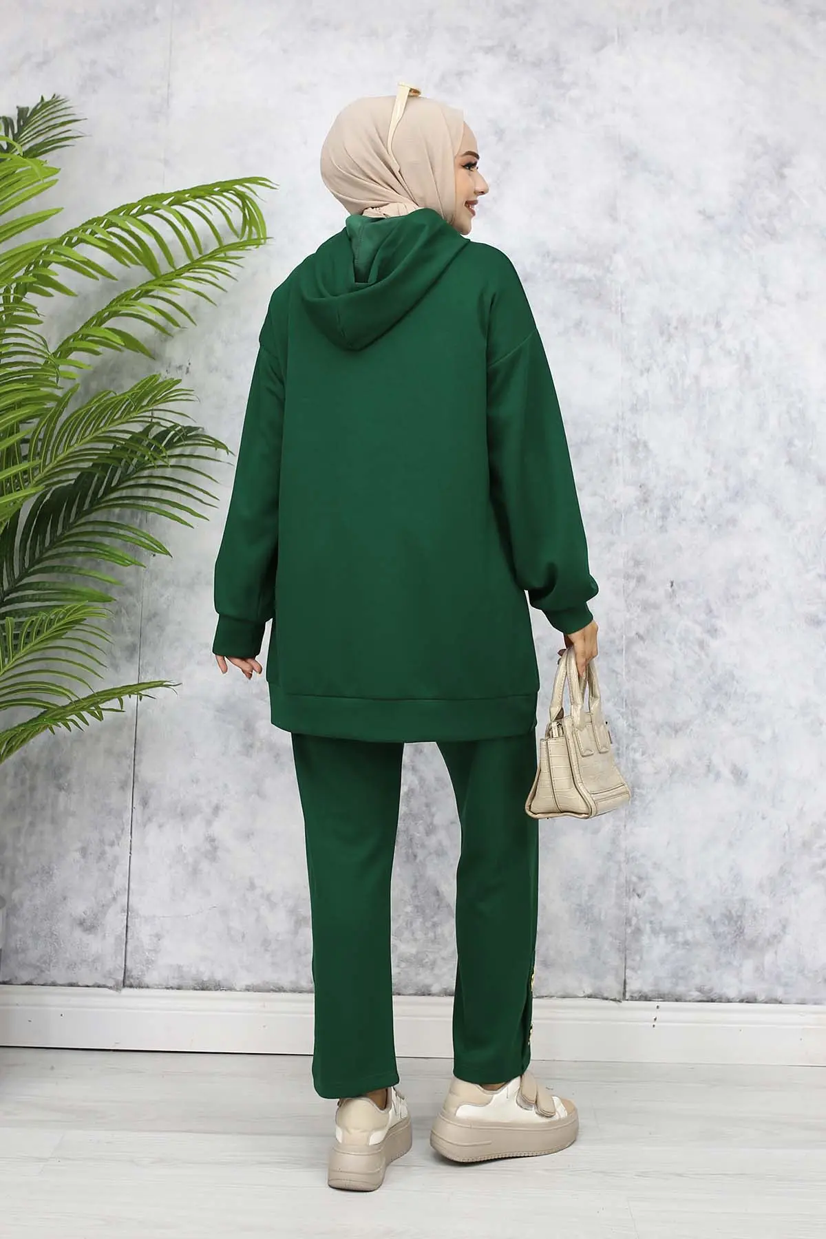 Double Set With Gold Accessories-detail