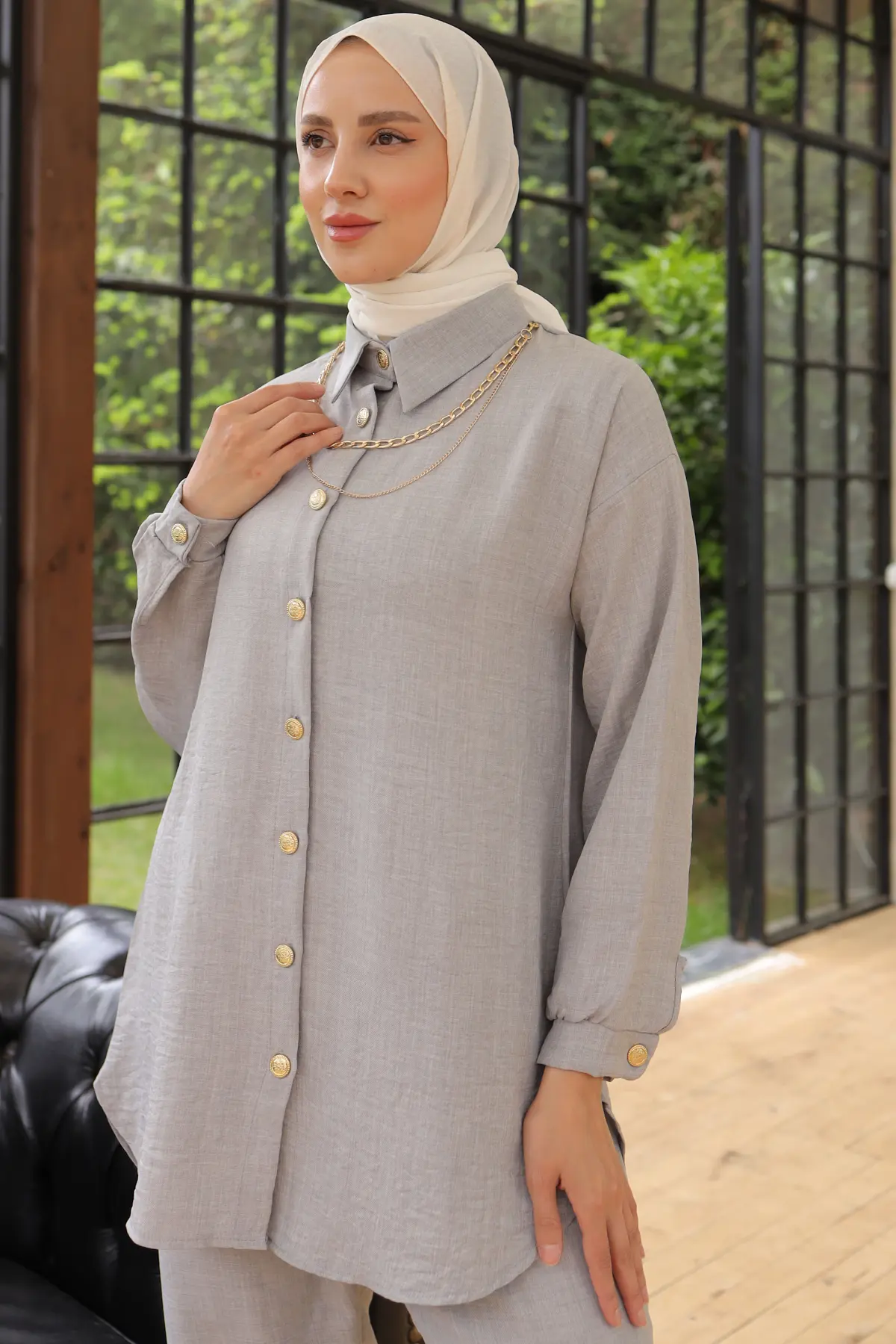Double Suit With Button Detail And Accessories-detail