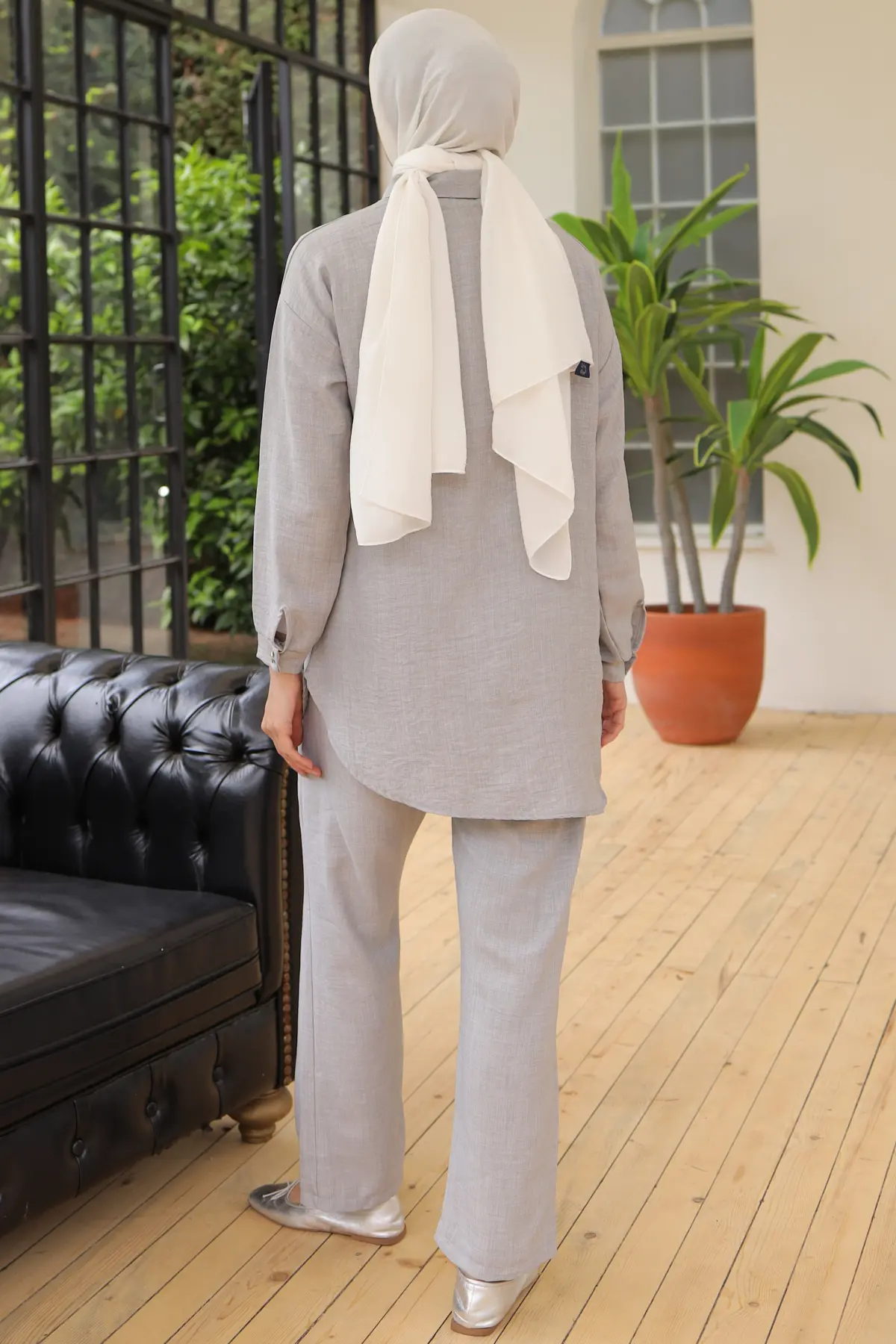 Double Suit With Button Detail And Accessories-detail