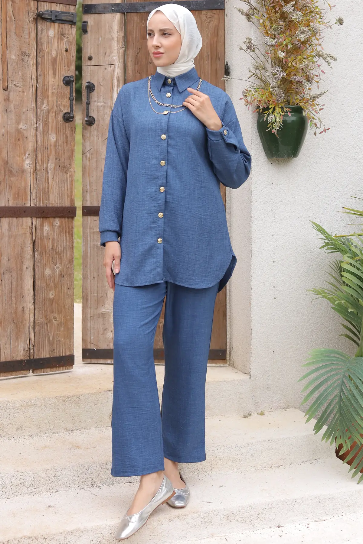 Double Suit With Button Detail And Accessories-detail