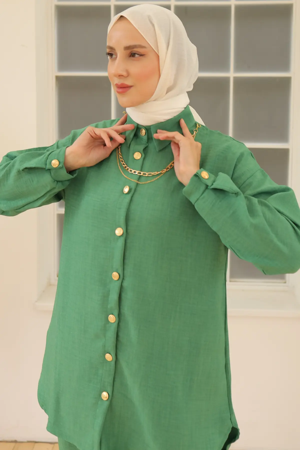 Double Suit With Button Detail And Accessories-detail