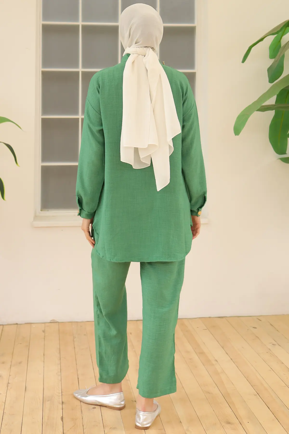 Double Suit With Button Detail And Accessories-detail