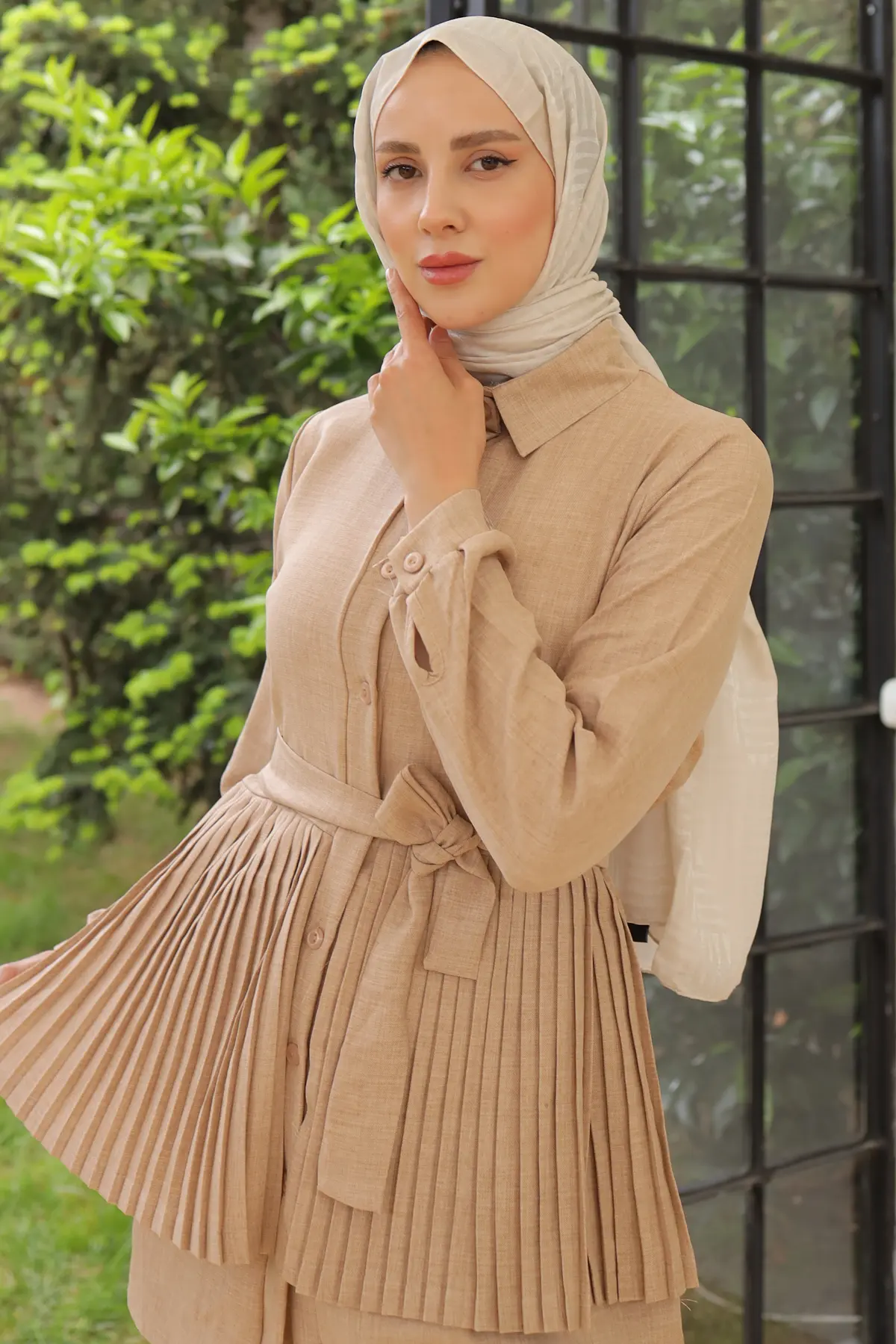 Double Suit With Pleat Detail-detail