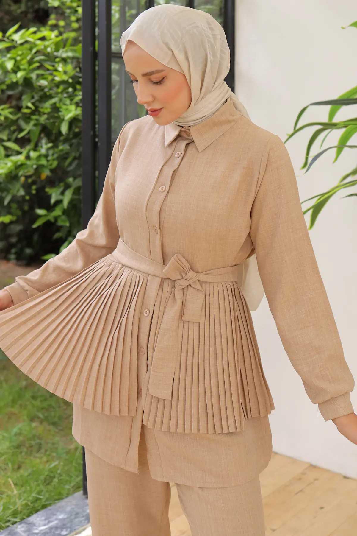 Double Suit With Pleat Detail-detail