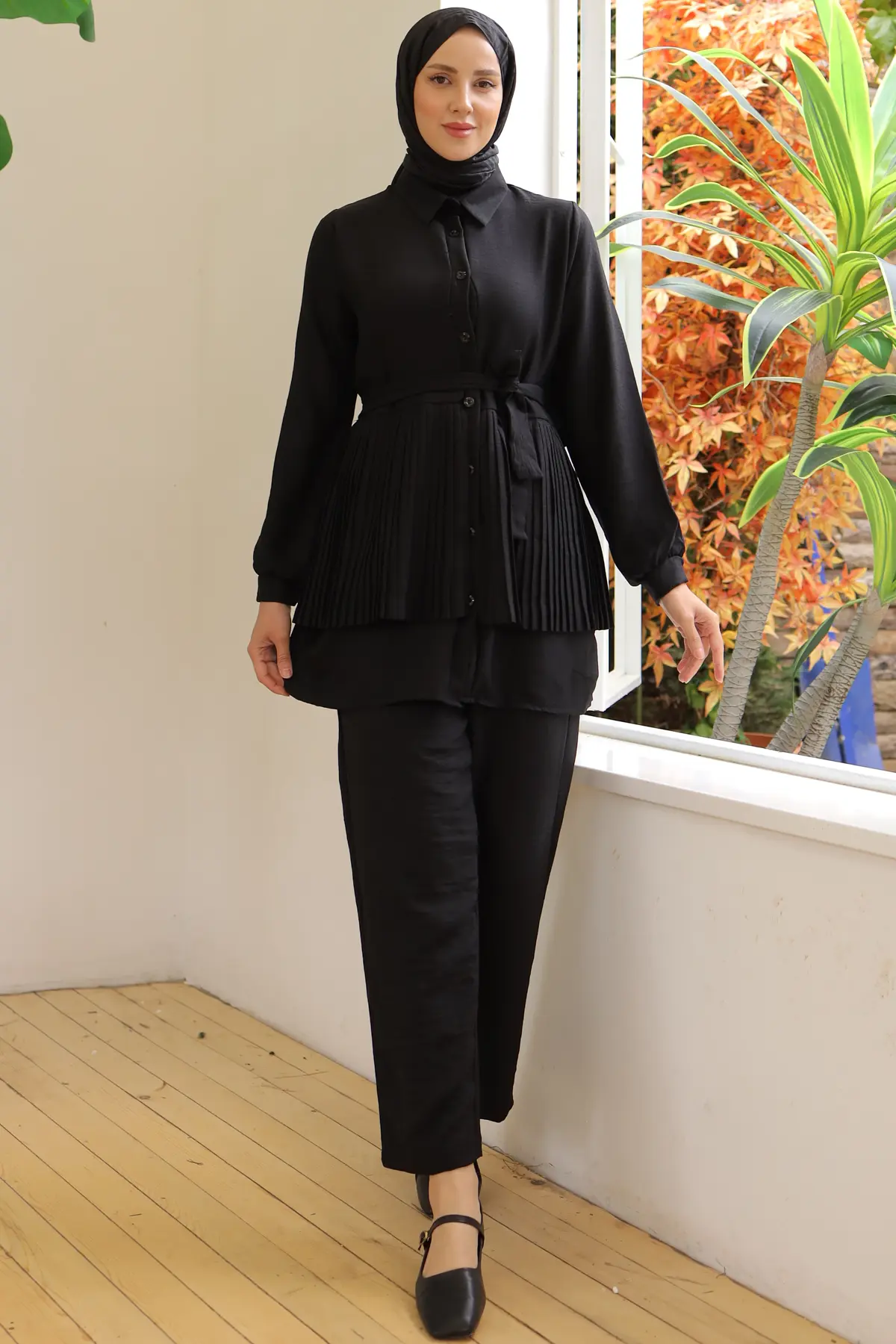 Double Suit With Pleat Detail-detail