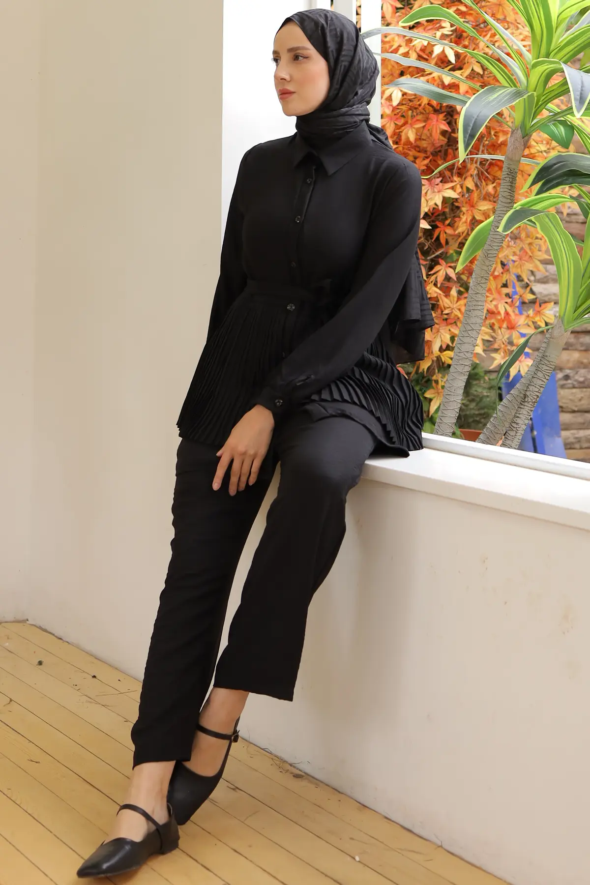 Double Suit With Pleat Detail-detail