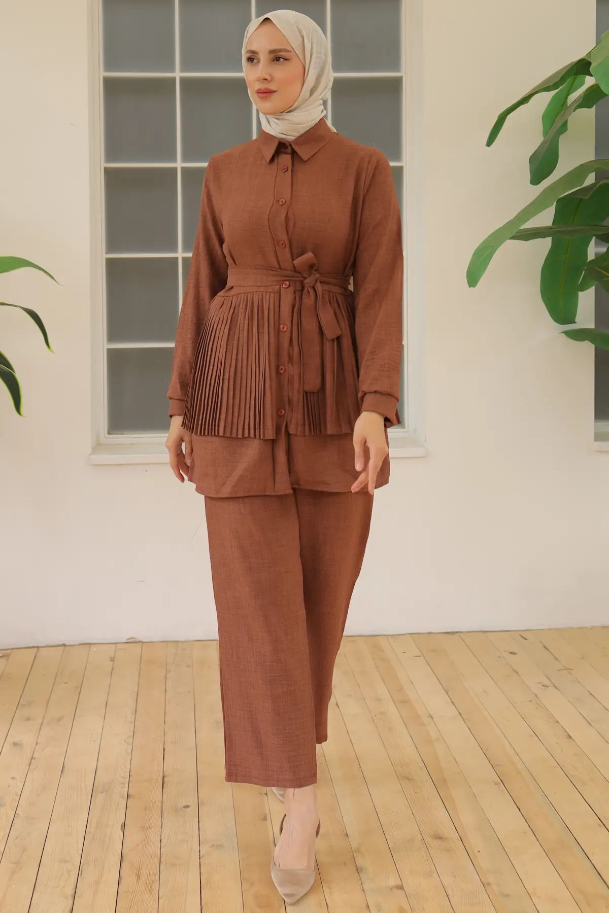 Double Suit With Pleat Detail-detail