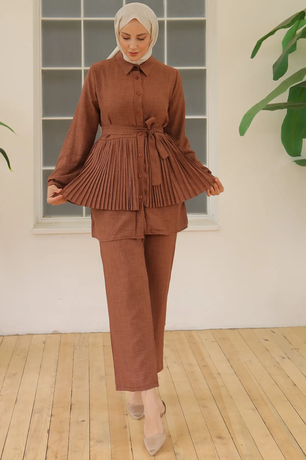 Double Suit With Pleat Detail-detail
