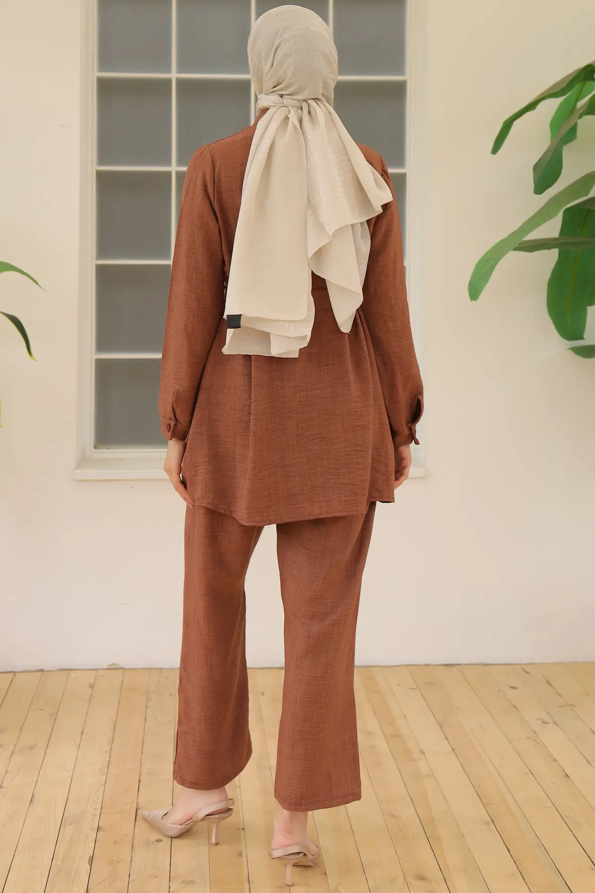 Double Suit With Pleat Detail-detail