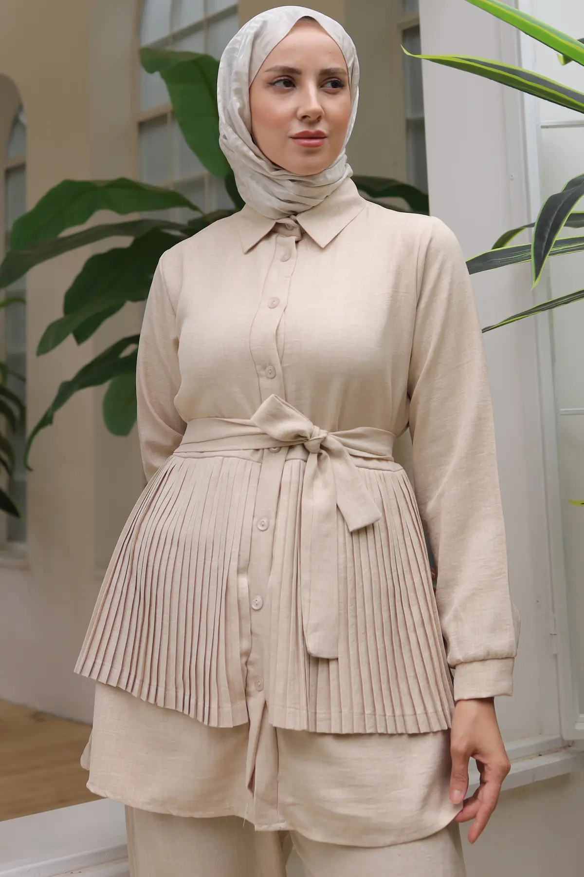 Double Suit With Pleat Detail-detail