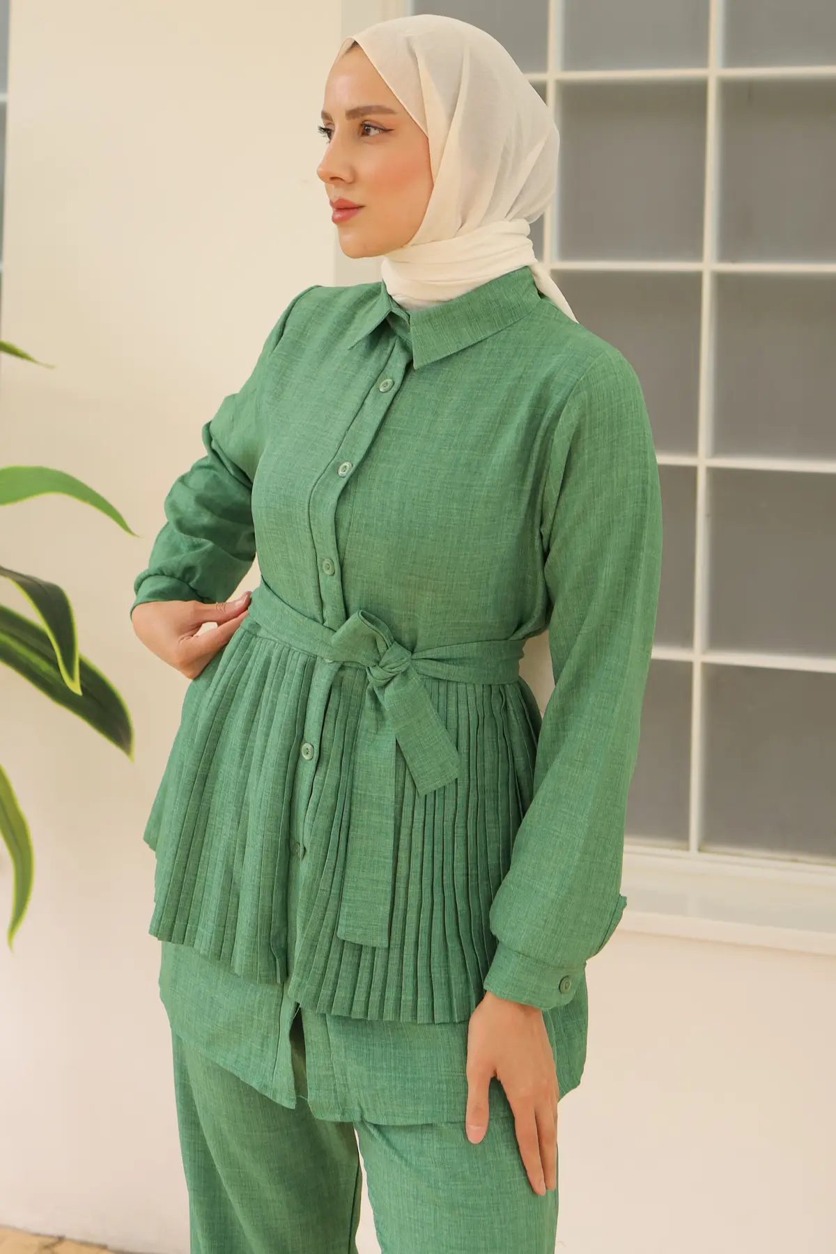 Double Suit With Pleat Detail-detail