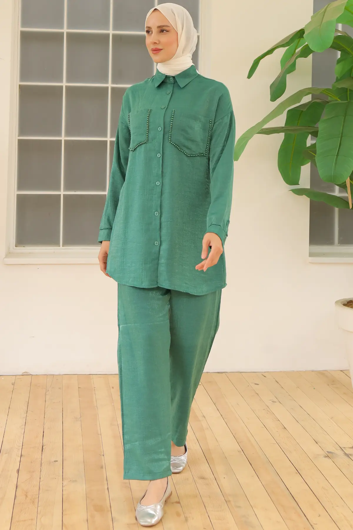 Double Suit With Pockets And Bead Detail-detail