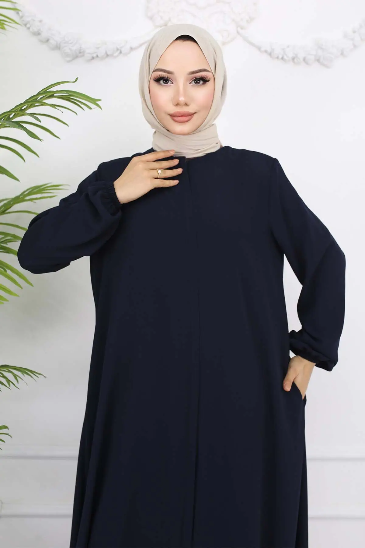 Elastic Sleeves Hidden Zipper Abaya-detail