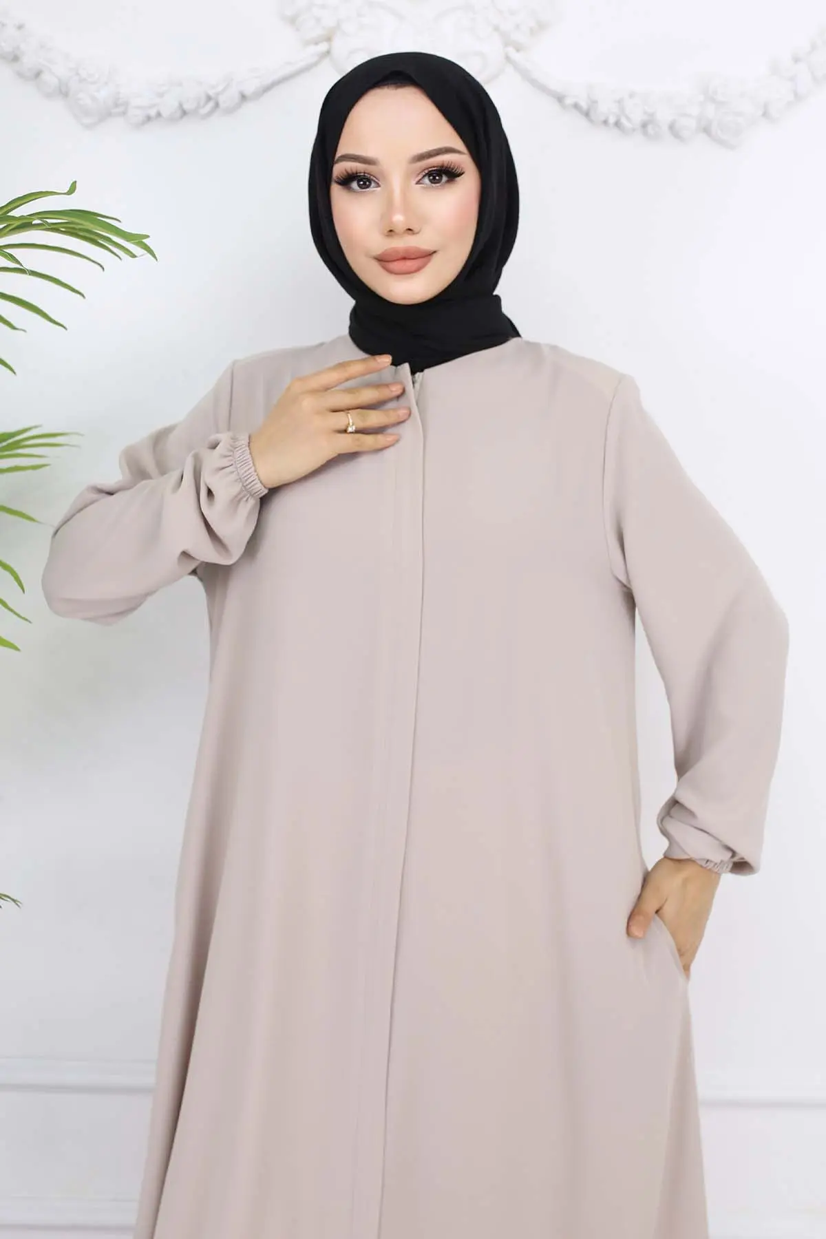 Elastic Sleeves Hidden Zipper Abaya-detail