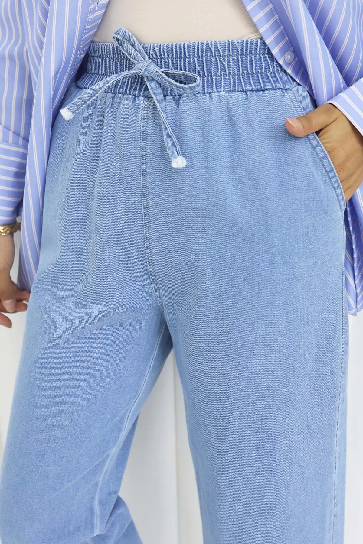 Elastic Waist Jeans-detail