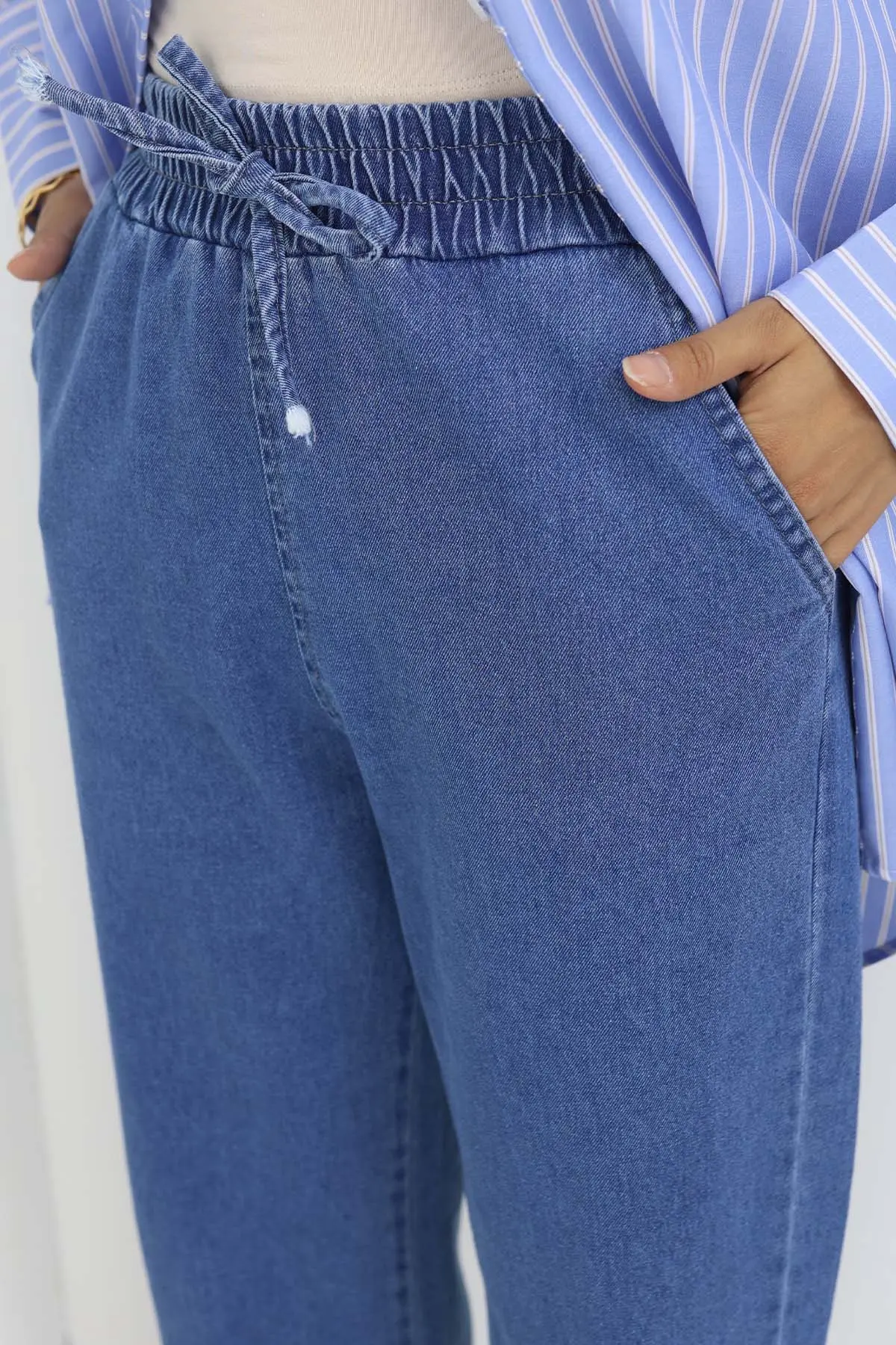Elastic Waist Jeans-detail
