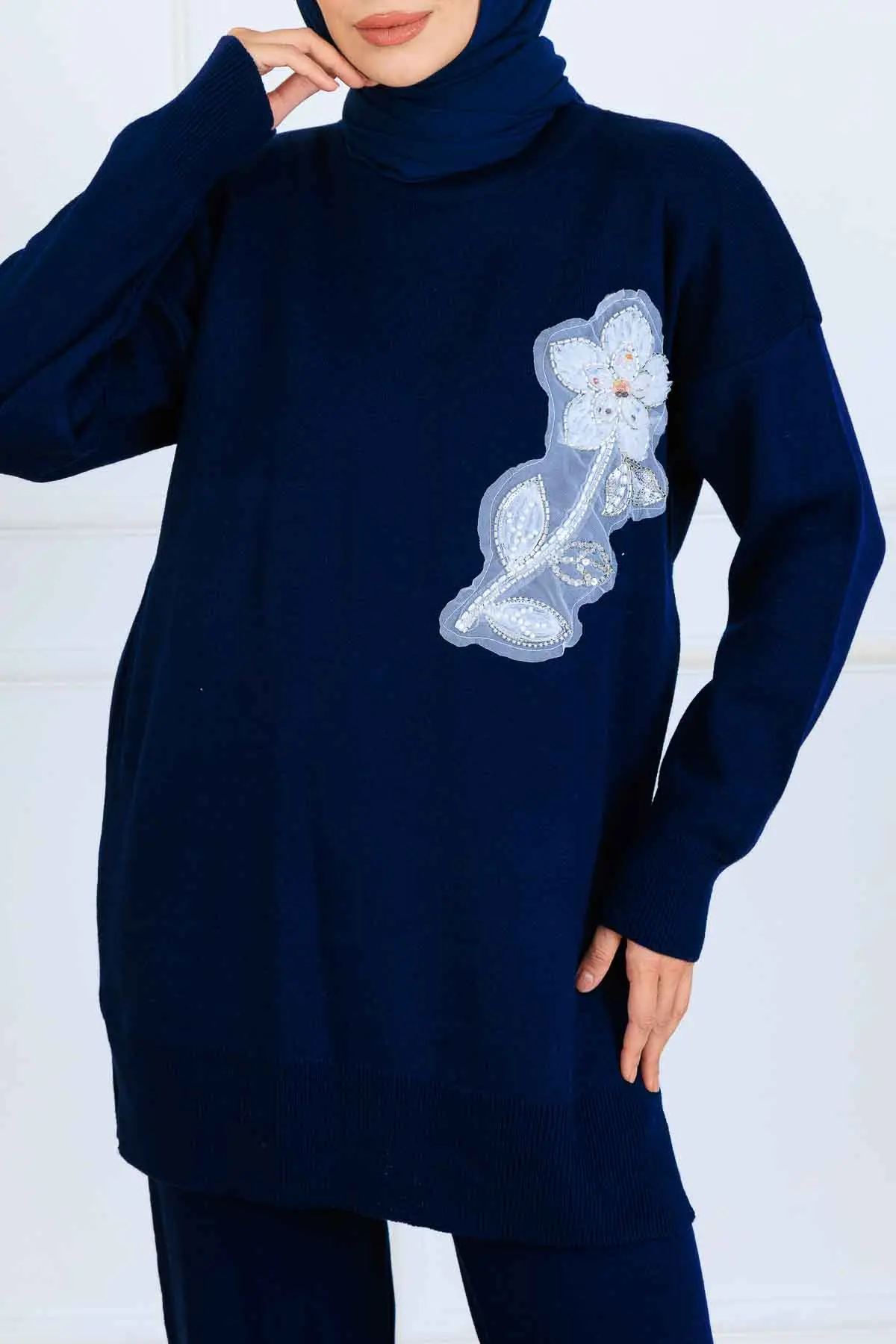 Embroidered Detail Knitwear Set-detail