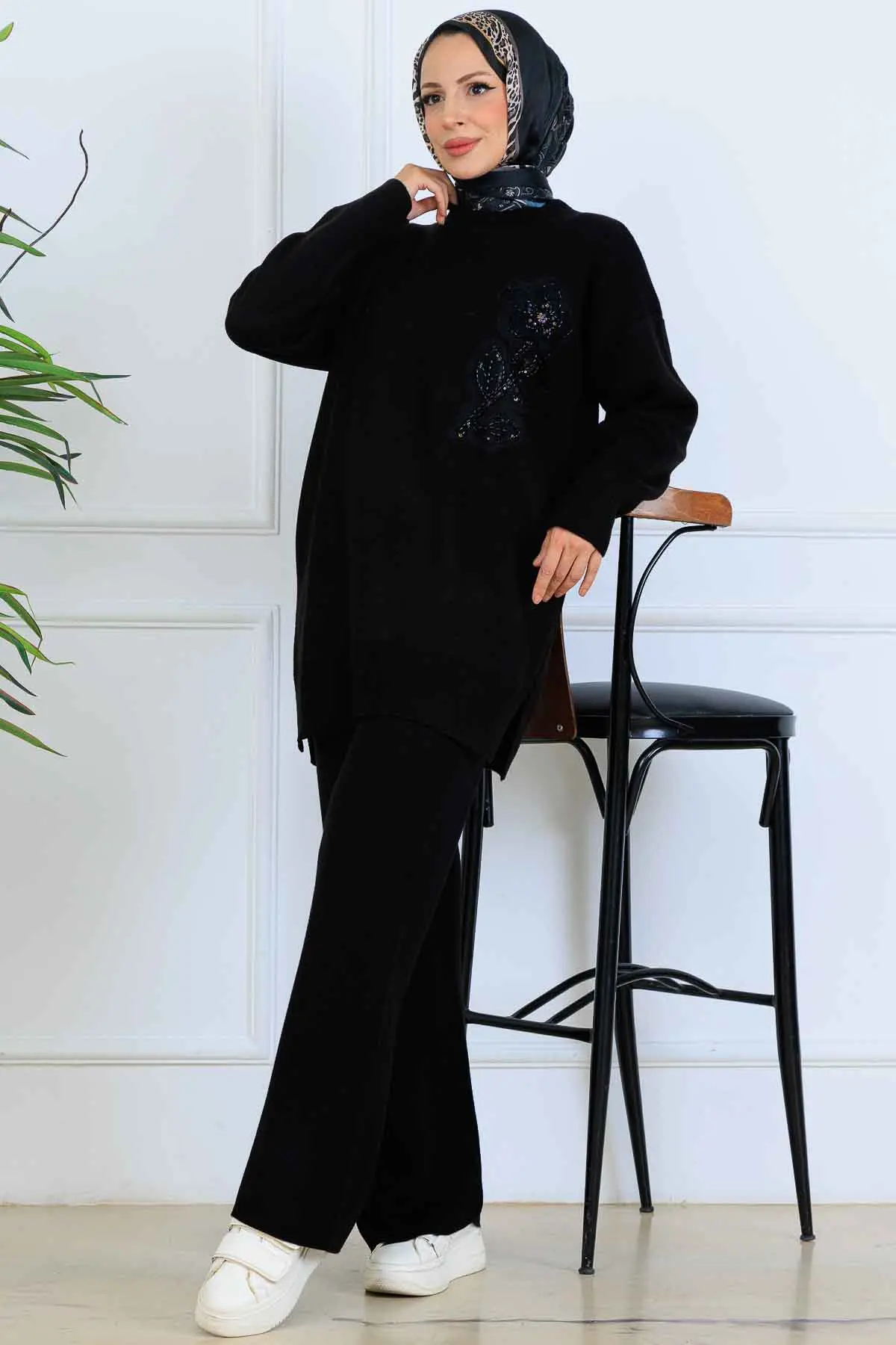 Embroidered Detail Knitwear Set