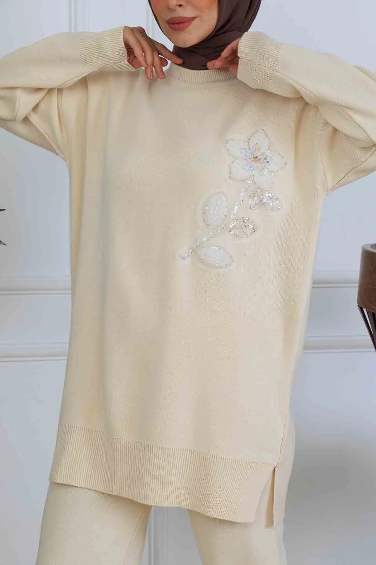 Embroidered Detail Knitwear Set-detail