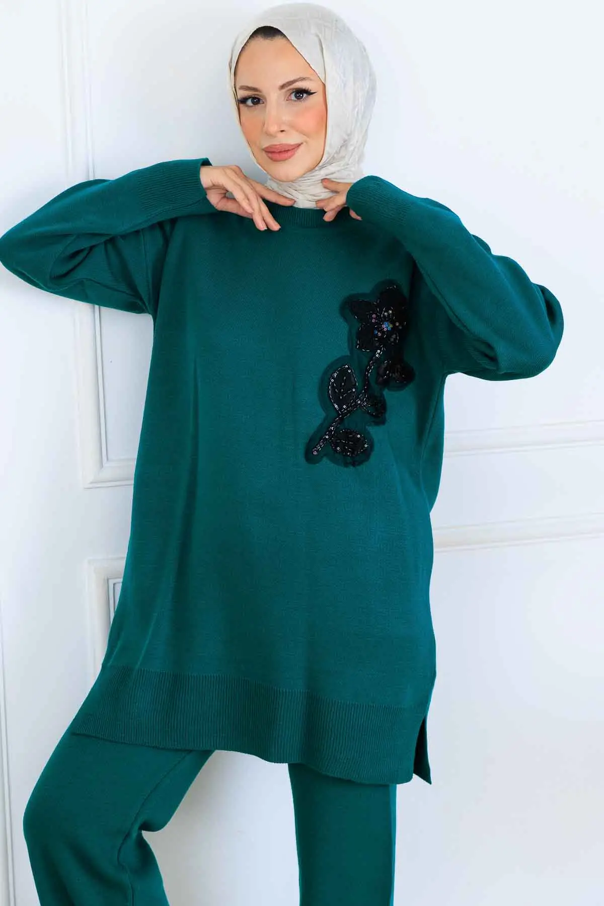 Embroidered Detail Knitwear Set-detail