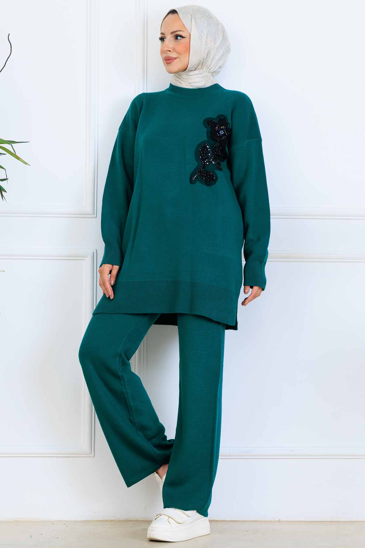 Embroidered Detail Knitwear Set