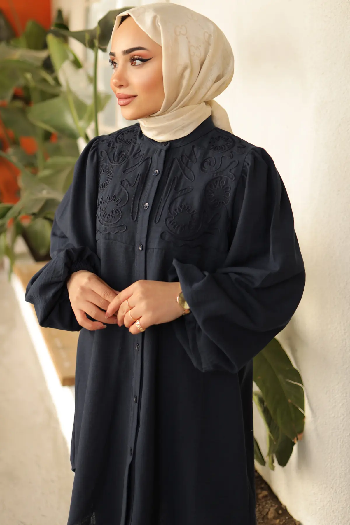 Embroidery Detailed Shirt-detail