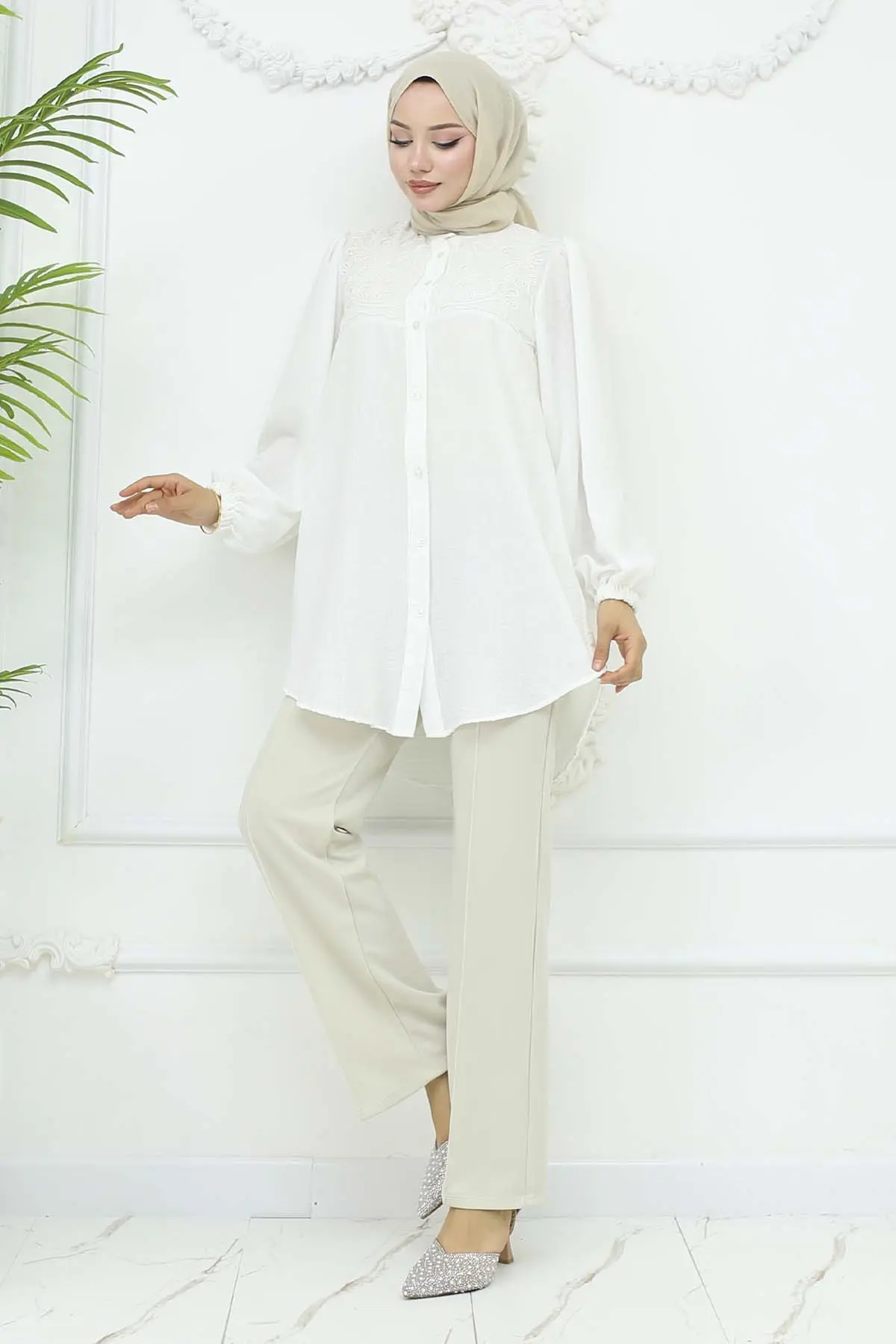 Embroidery Detailed Shirt-detail