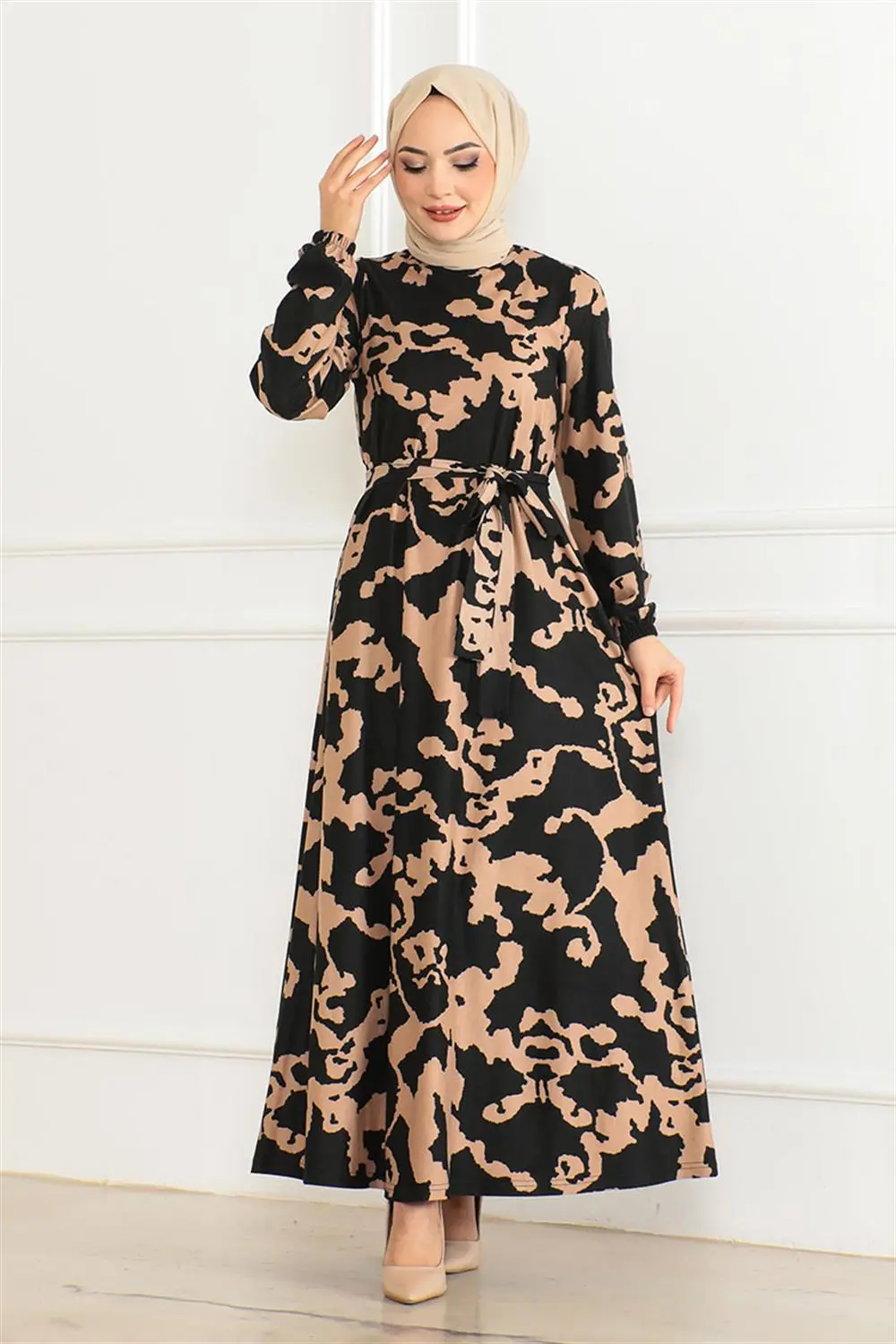 Flared Skirt Patterned Dress-detail