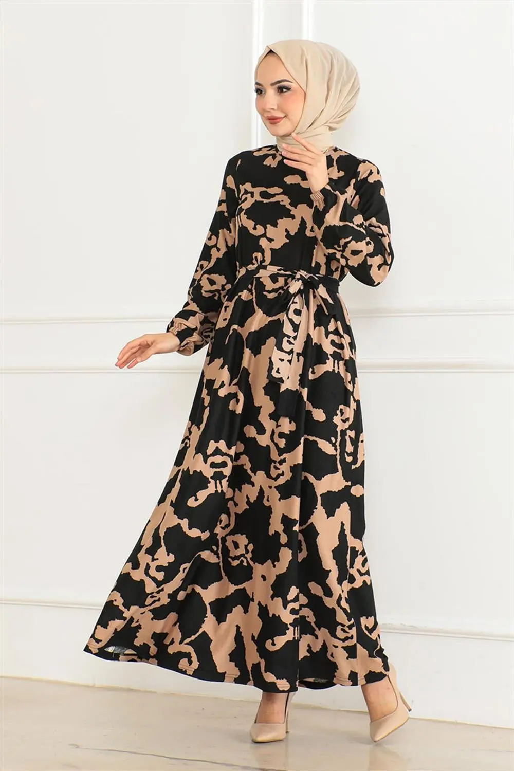 Flared Skirt Patterned Dress-detail