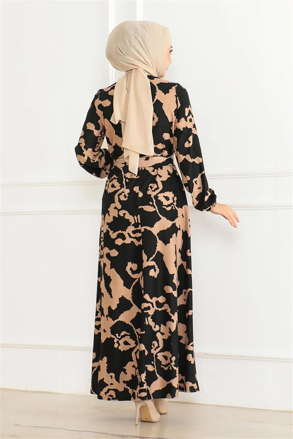 Flared Skirt Patterned Dress-detail