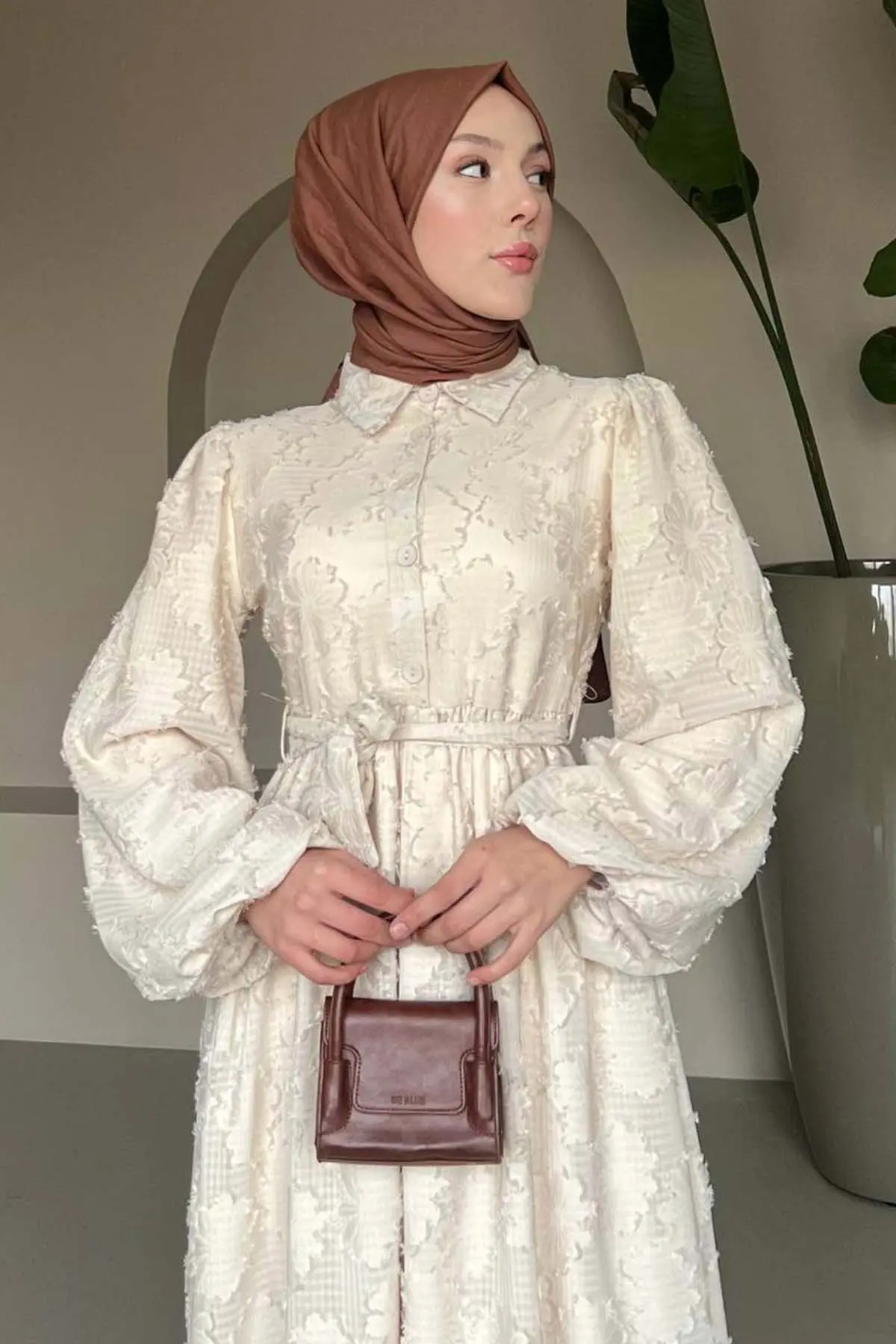 Floral Patterned Cut Chiffon Dress-detail