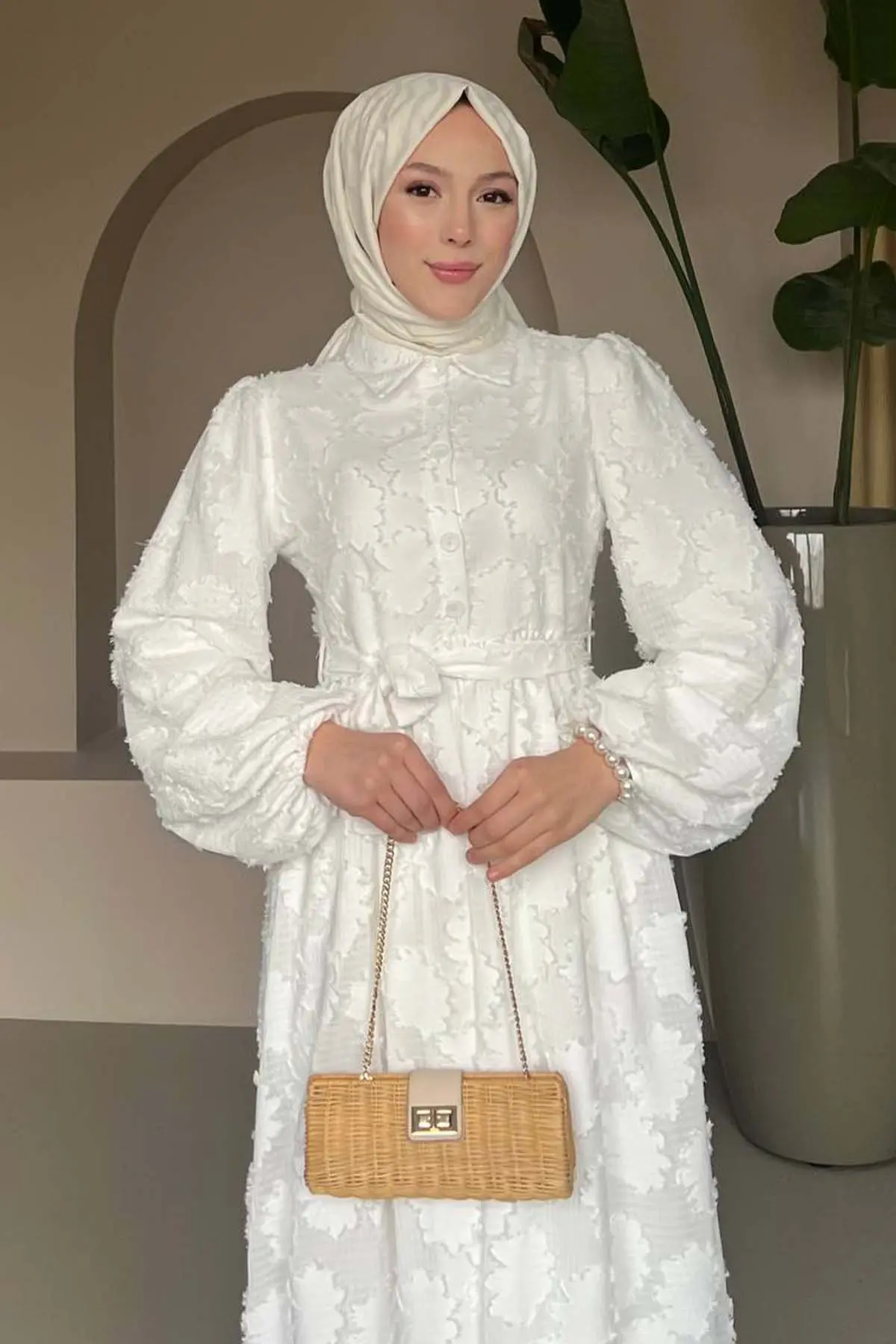 Floral Patterned Cut Chiffon Dress-detail