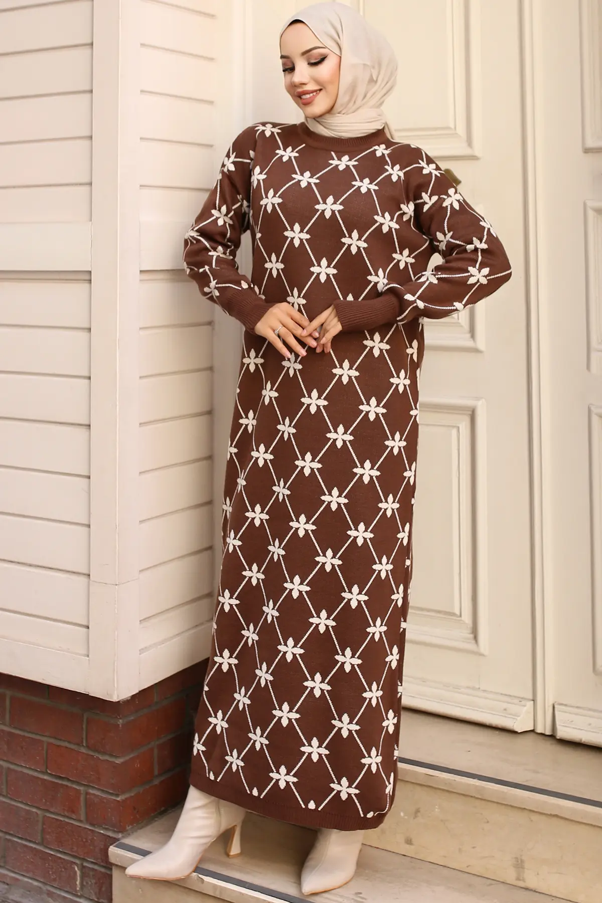 Flower Patterned Sweater Dress-detail