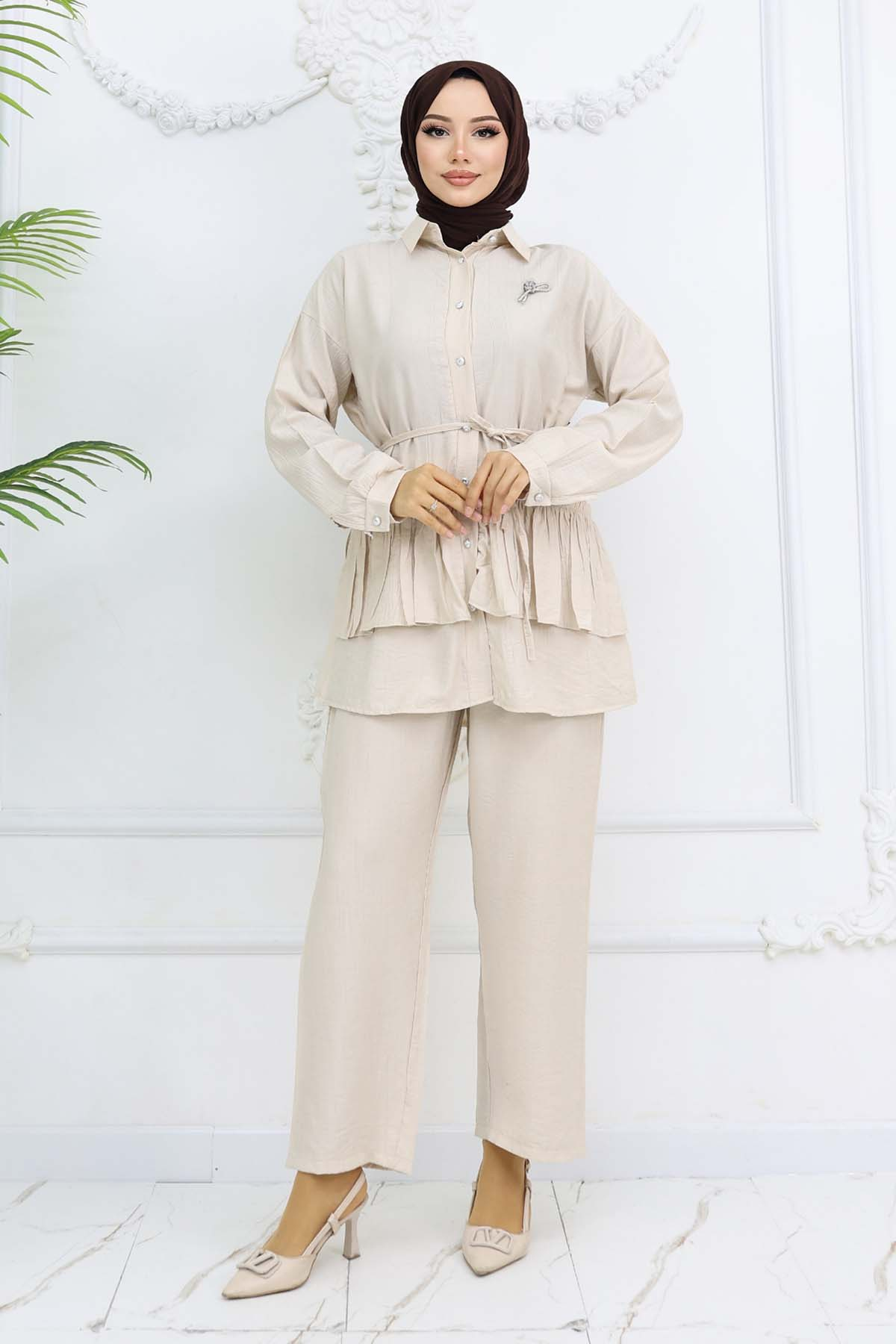 Frilled Brooch Detailed Two Piece Suit