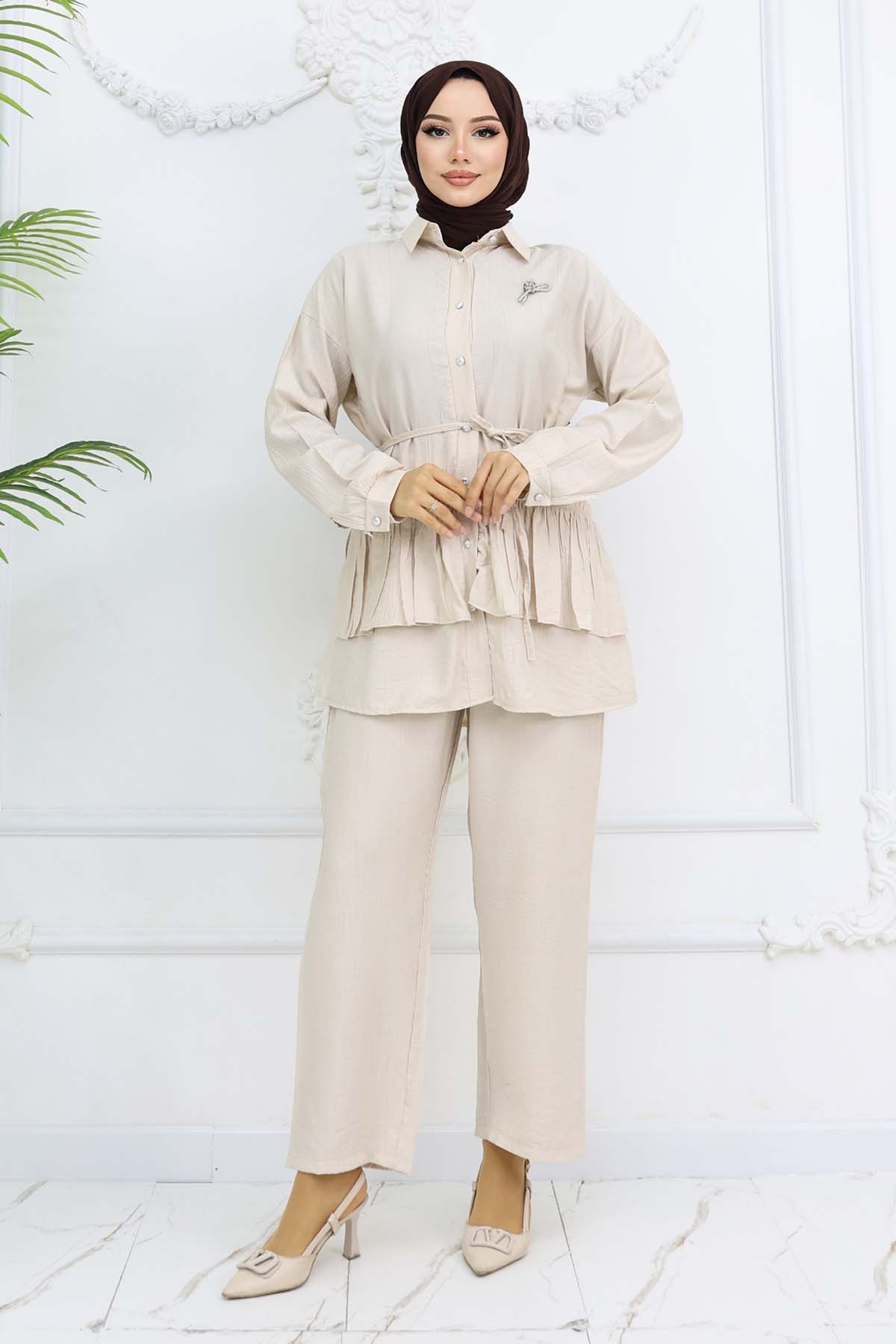 Frilled Brooch Detailed Two Piece Suit