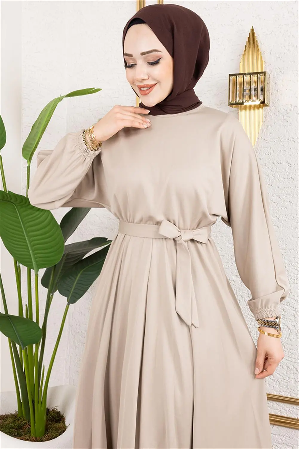 Gathered Waist Belted Dress-detail