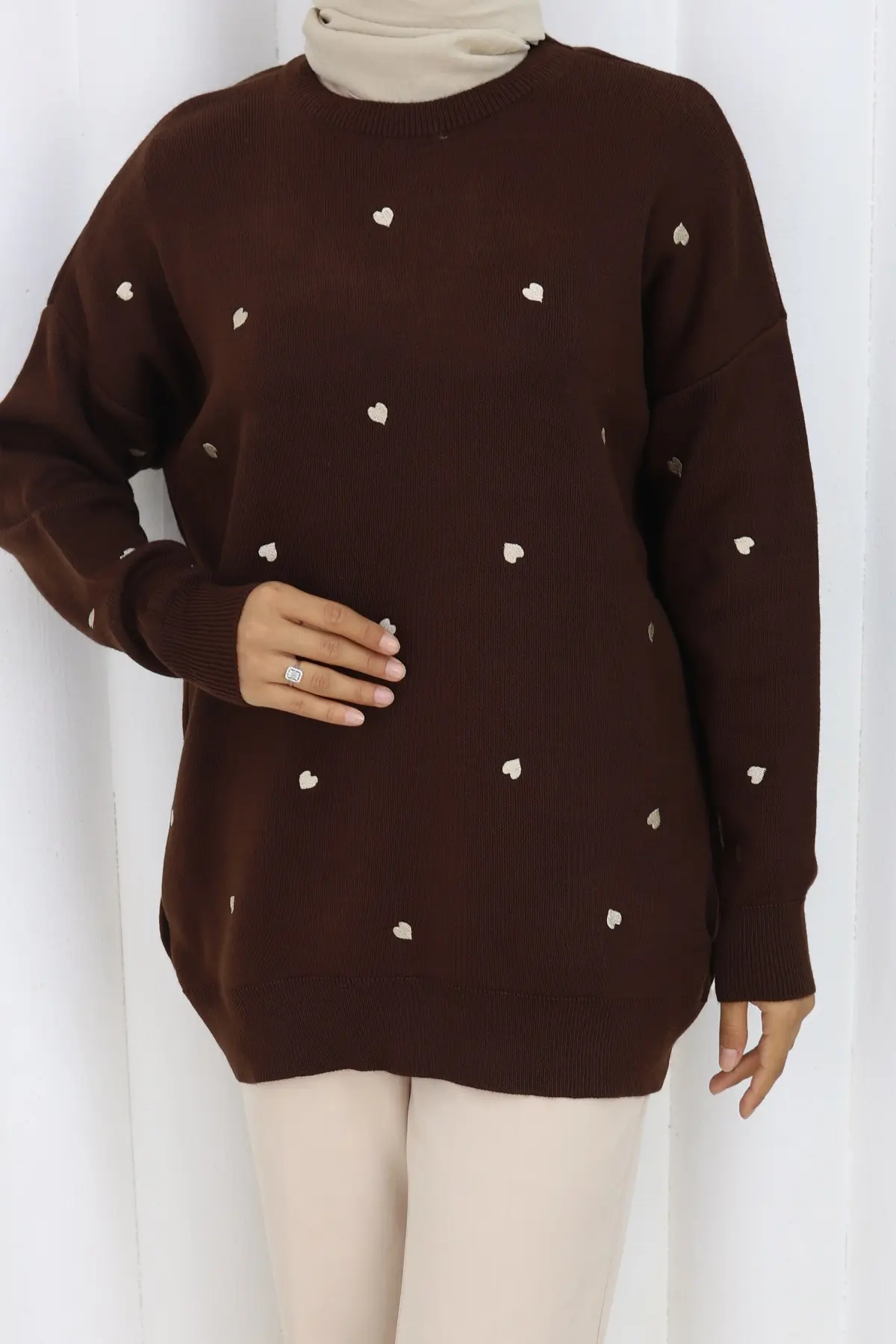 Heart Embroidered Knitwear Sweater-detail