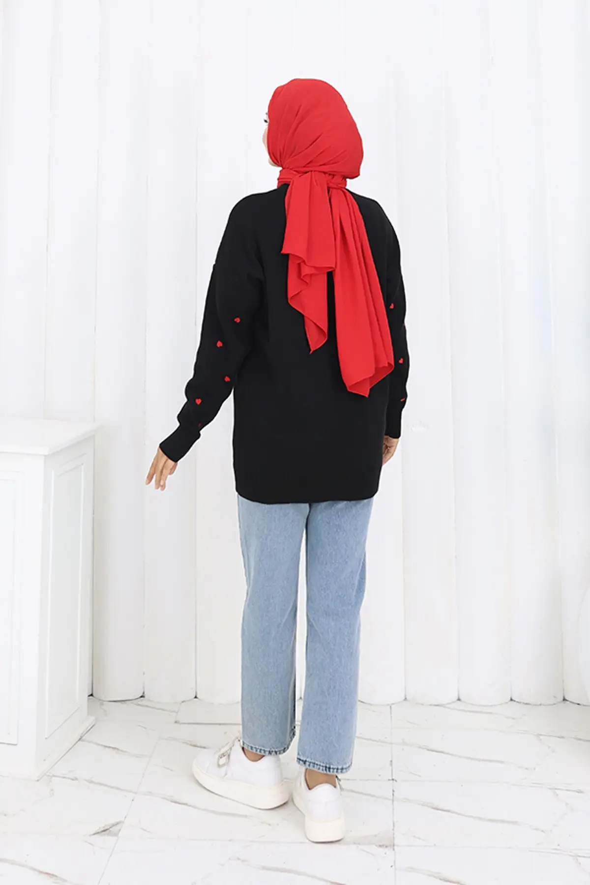 Heart Embroidered Knitwear Sweater-detail