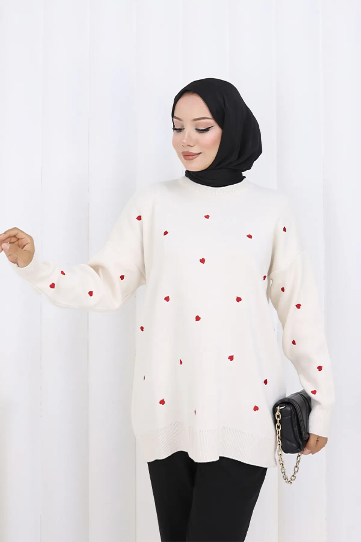 Heart Embroidered Knitwear Sweater-detail