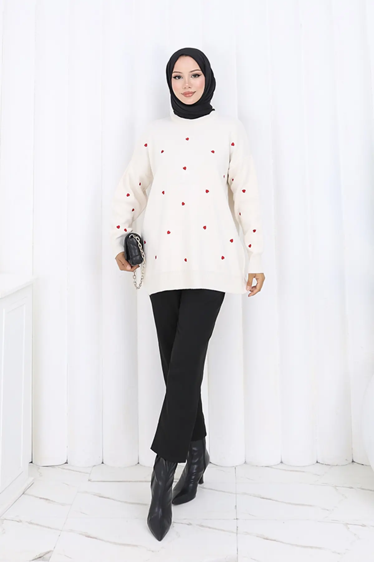 Heart Embroidered Knitwear Sweater