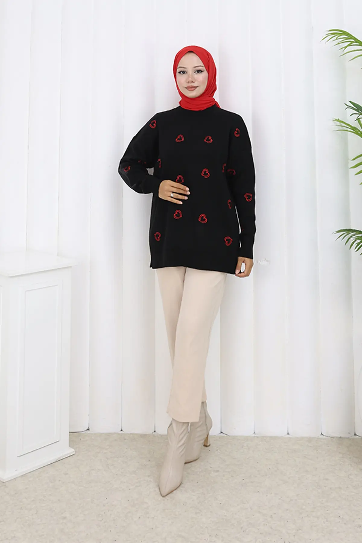 Heart Embroidered Knitwear Sweater