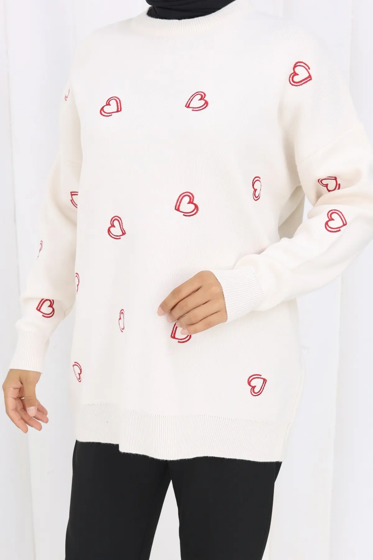 Heart Embroidered Knitwear Sweater-detail