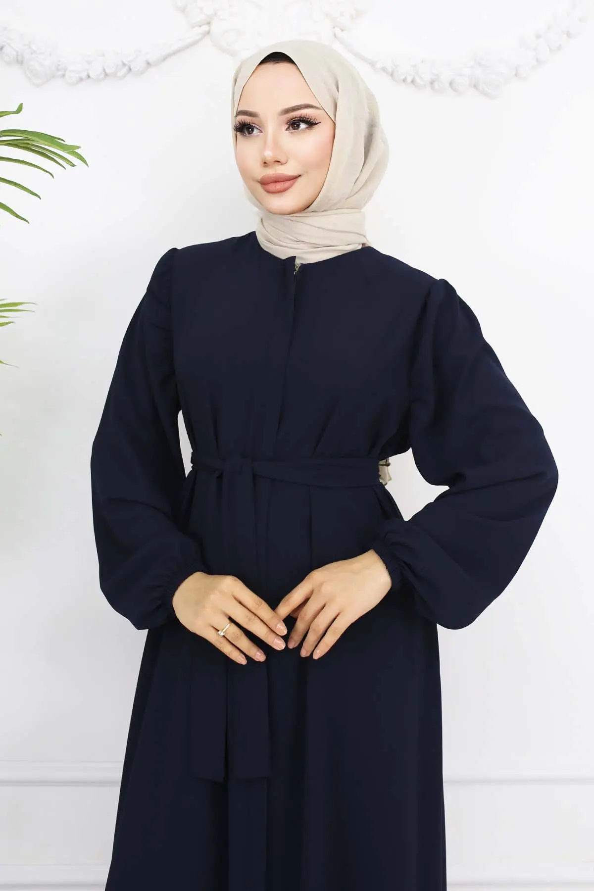 Hidden Zipper Belted Abaya-detail