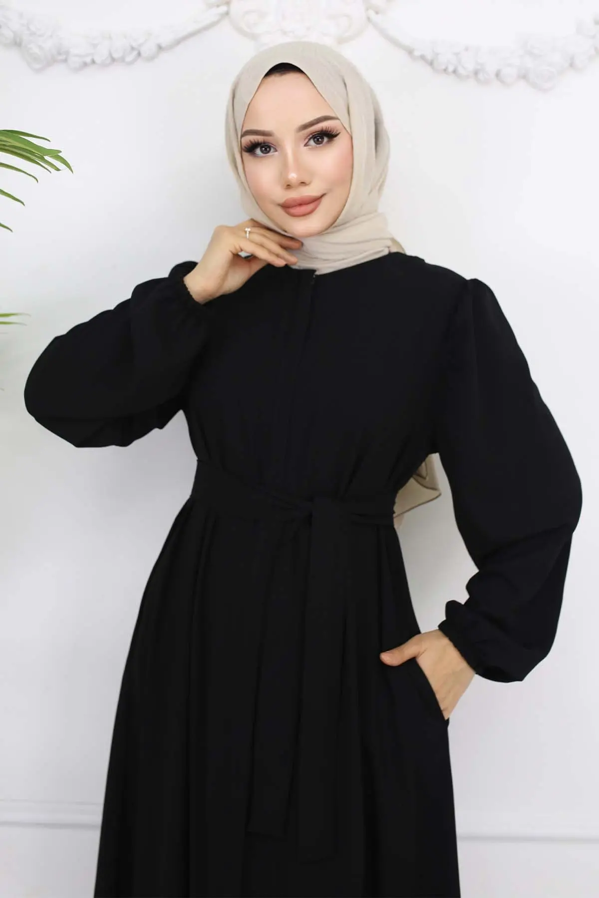 Hidden Zipper Belted Abaya-detail