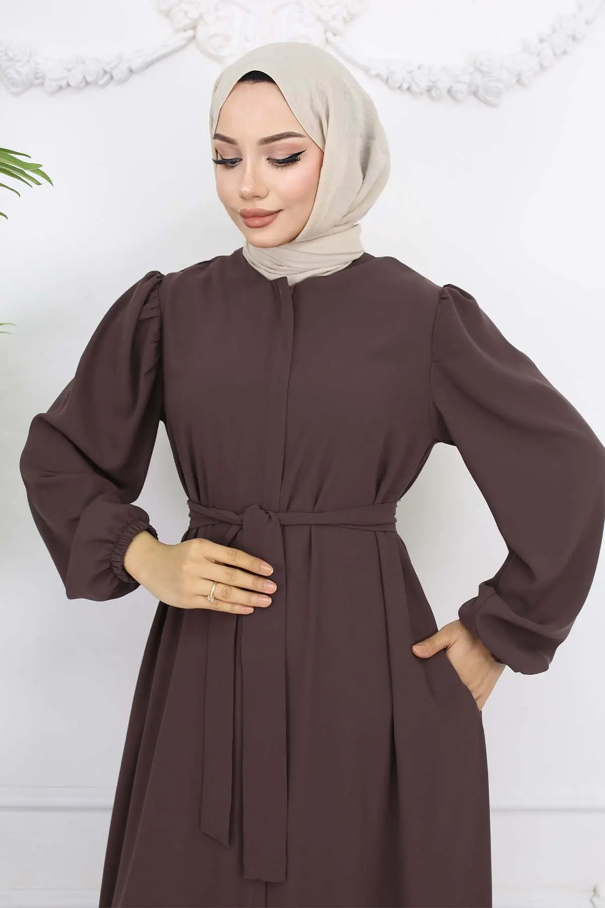 Hidden Zipper Belted Abaya-detail