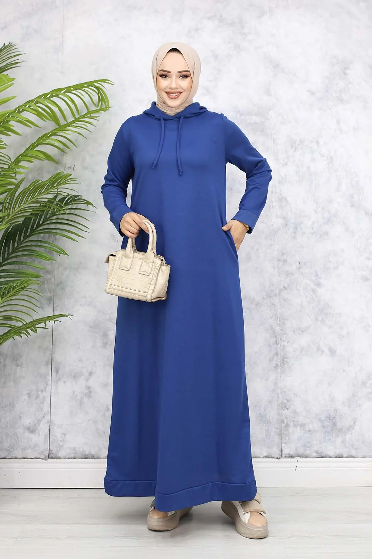 Hooded Basic Dress-detail