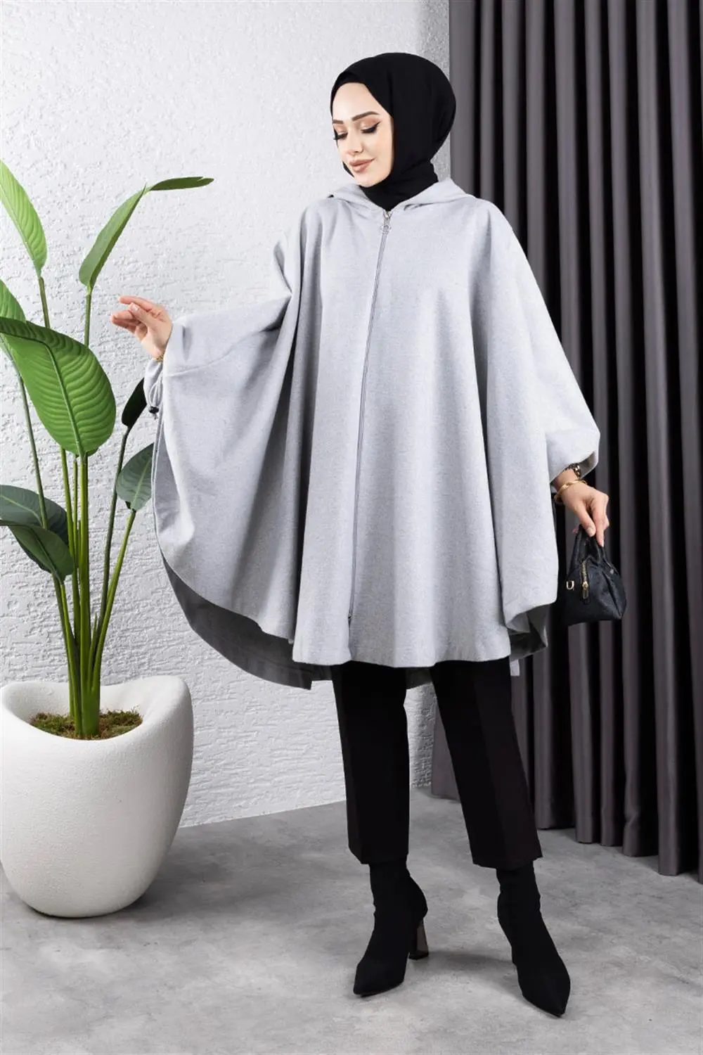 Hooded Hijab Poncho-detail