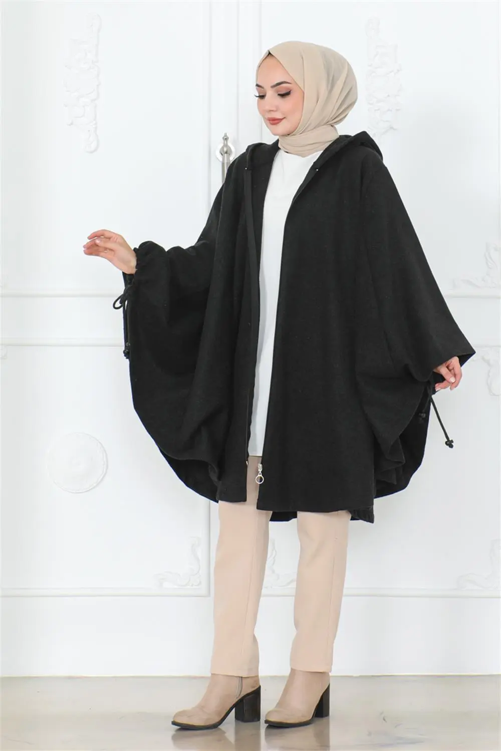 Hooded Hijab Poncho-detail