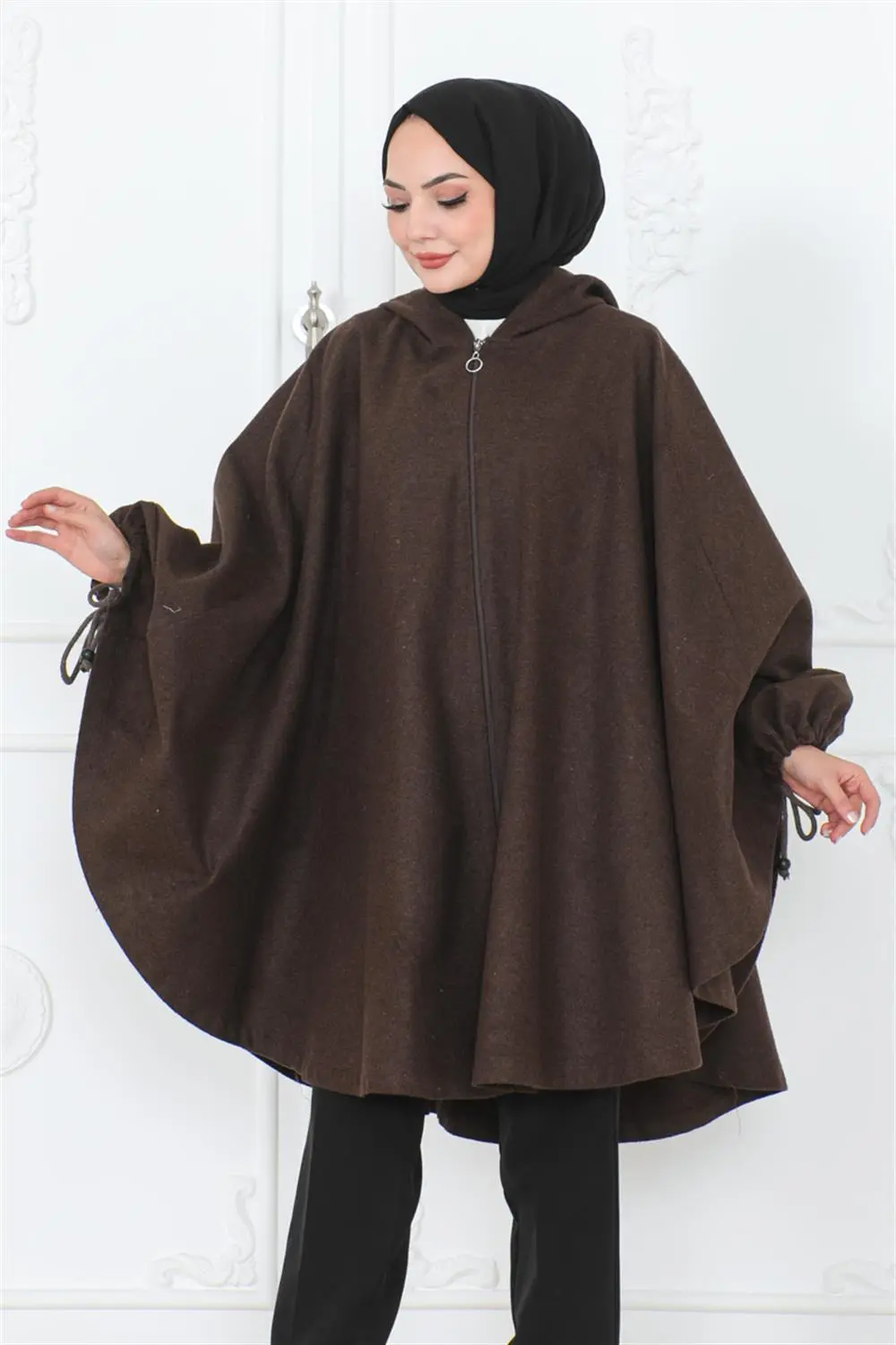 Hooded Hijab Poncho-detail