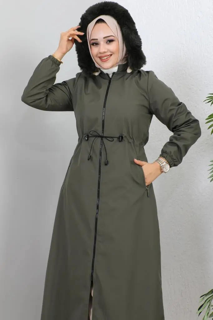 Hooded Long Coat With Fur Collar-detail